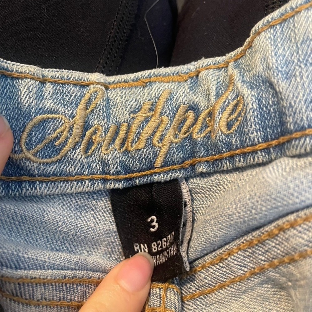 Southpole Womens‎ Light Wash Denim Shorts Heart Pockets Rhinestone Size 3 Y2K - Picture 4 of 4